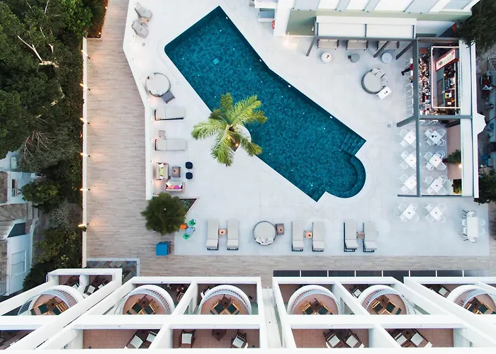 Flisvos Royal Hotel & Suites