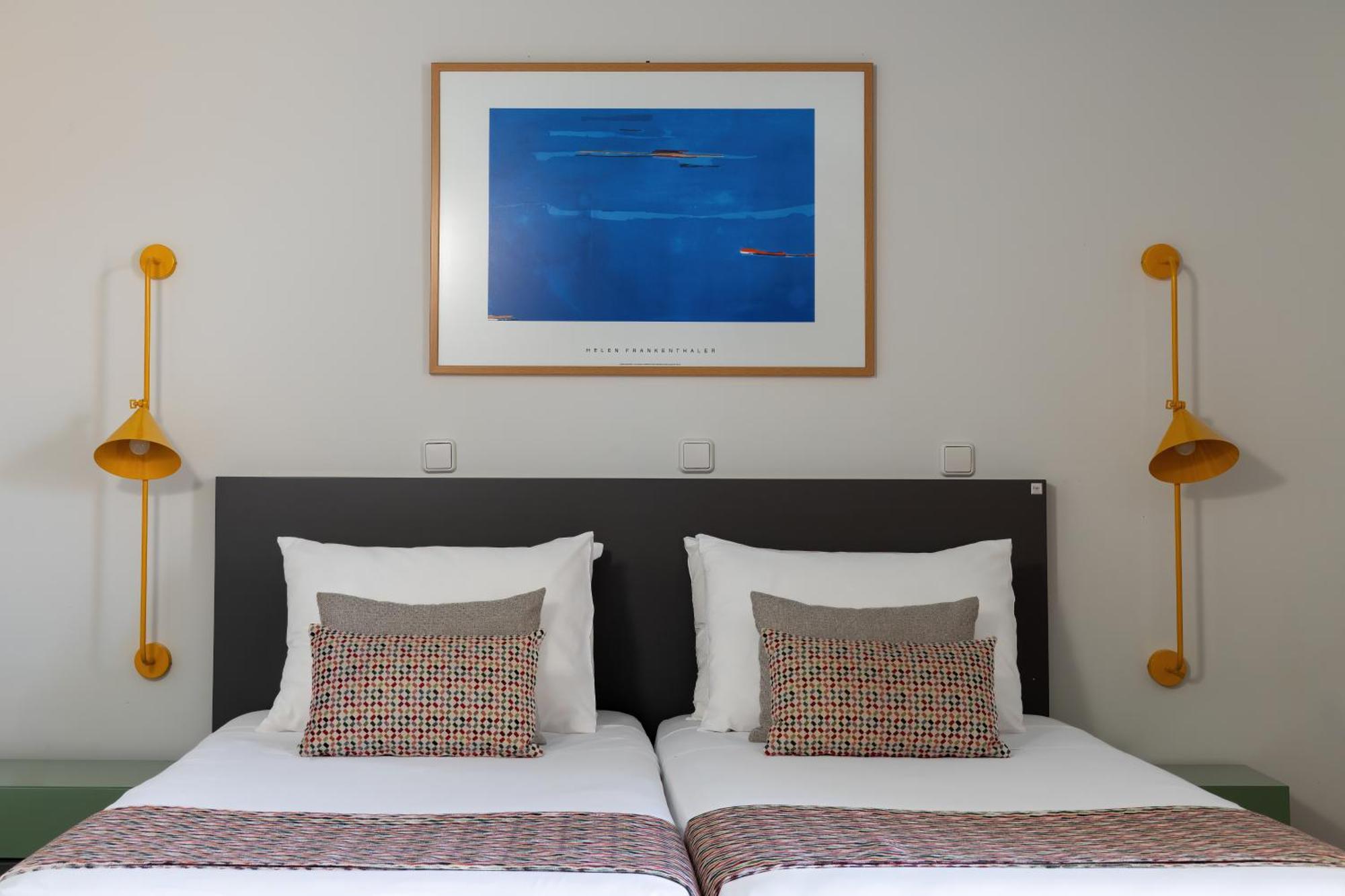 Отель Flisvos Royal & 4*