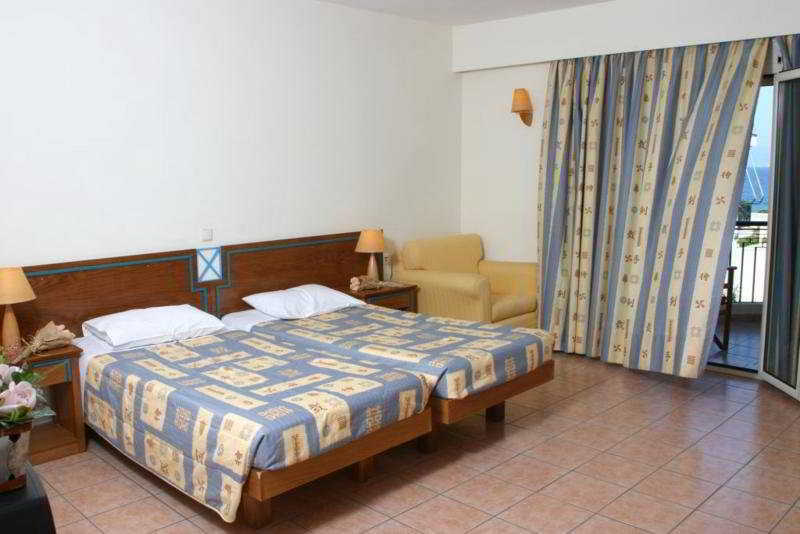 Hotel Flisvos Royal & 4*