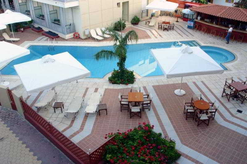 Flisvos Royal & 4*